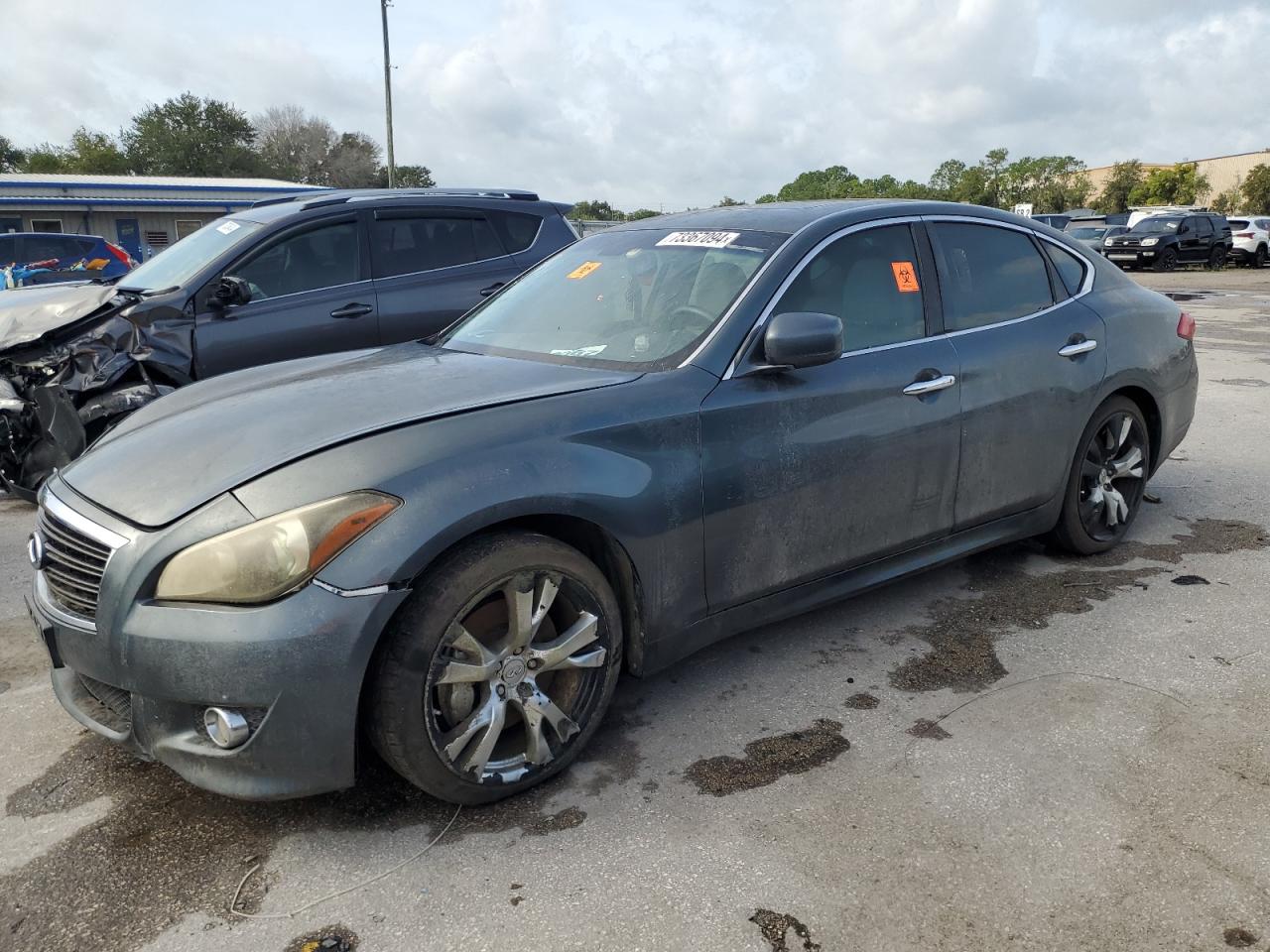 2011 Infiniti M - Image 1