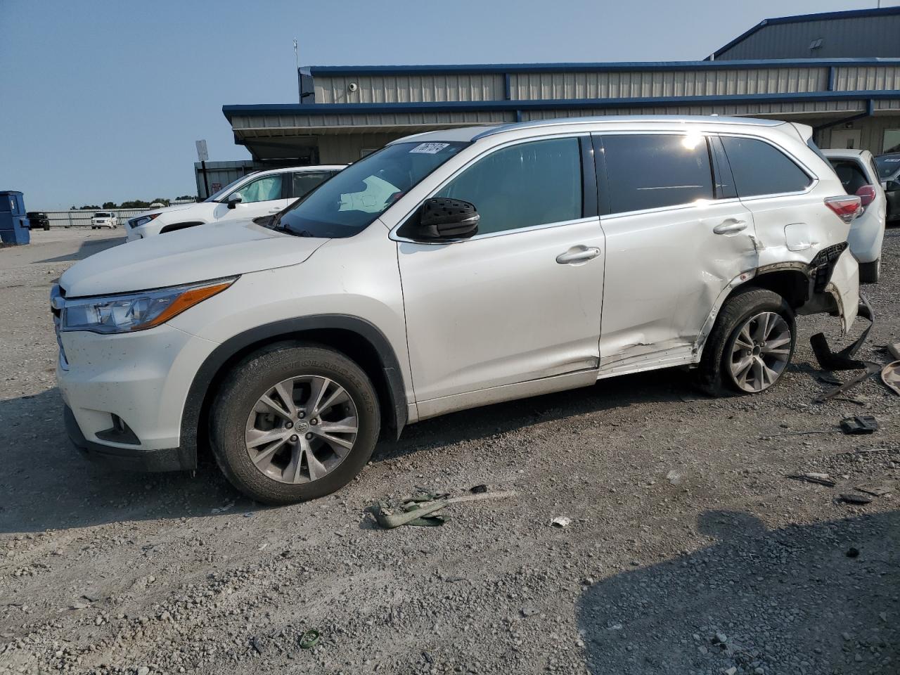 5TDJKRFH4FS093224 2015 TOYOTA HIGHLANDER - Image 1