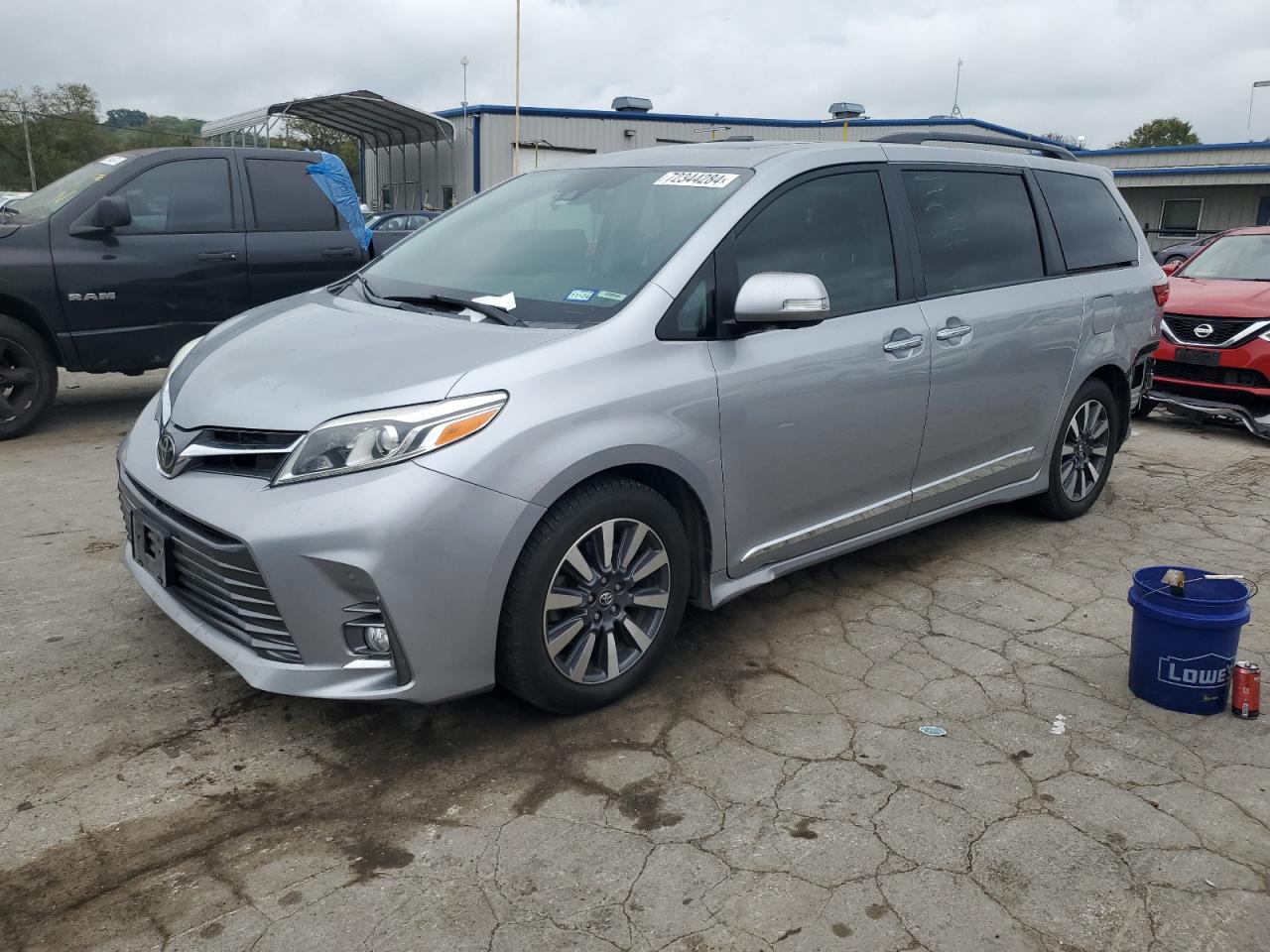 5TDYZ3DC9JS934638 2018 TOYOTA SIENNA - Image 1