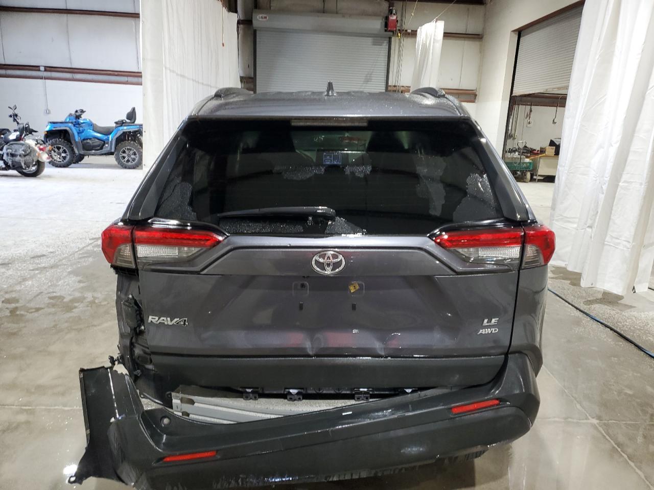 2019 Toyota Rav4 Le VIN: JTMG1RFV6KD045586 Lot: 70978914