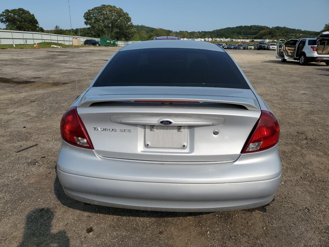 2002 Ford Taurus Ses VIN: 1FAHP55S02G211804 Lot: 70468614