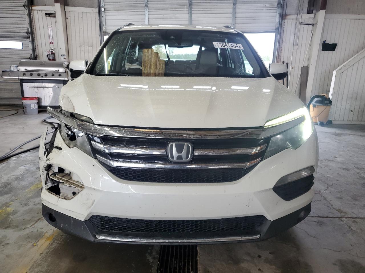 2017 Honda Pilot Touring VIN: 5FNYF6H95HB026212 Lot: 71047454