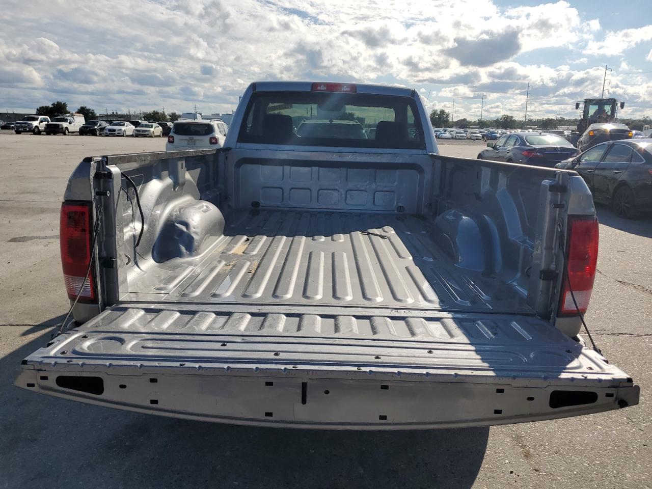 2021 Ram 1500 Classic Tradesman VIN: 3C6JR6DT5MG704222 Lot: 71281904