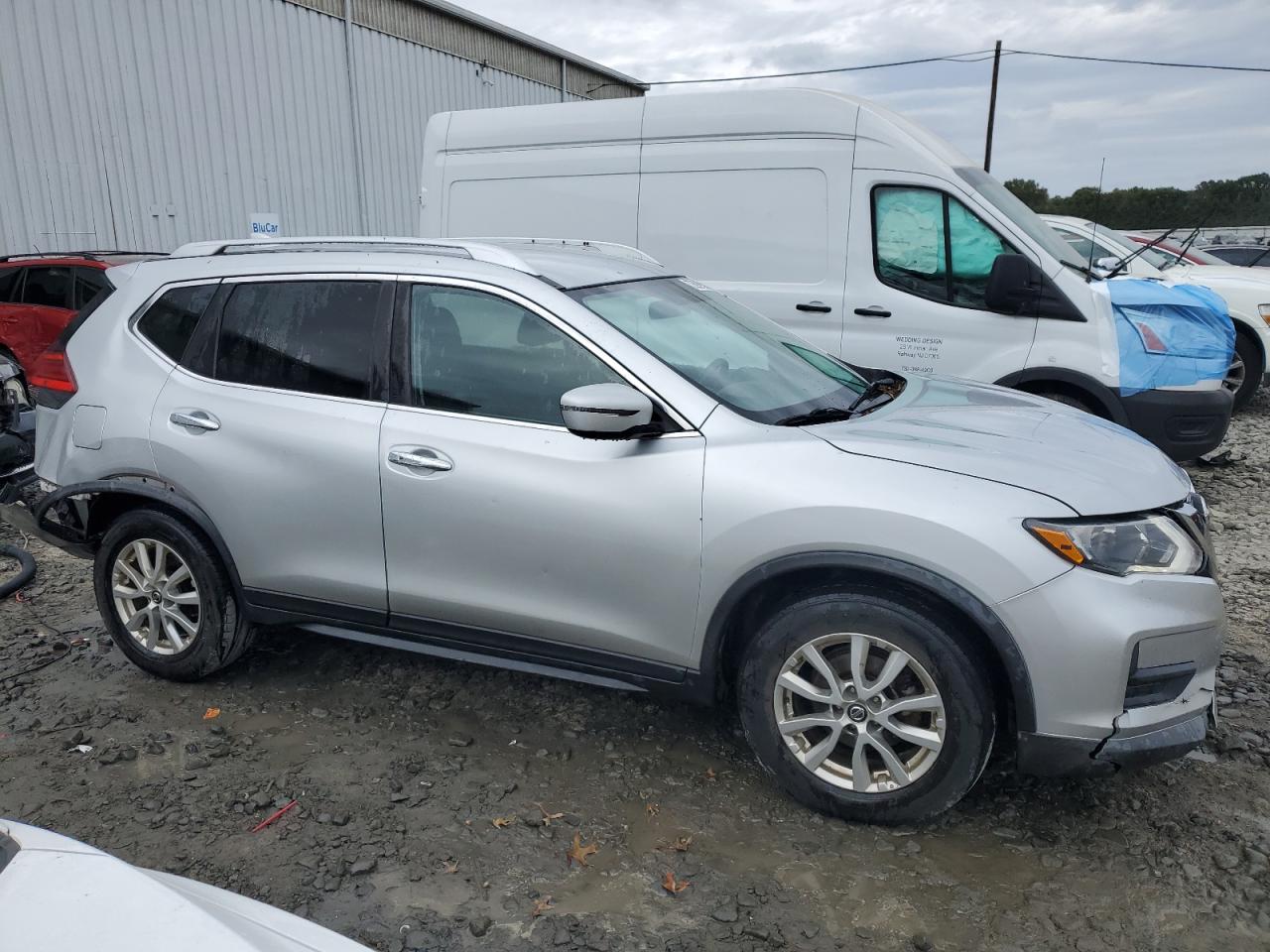 2017 Nissan Rogue - Image 4
