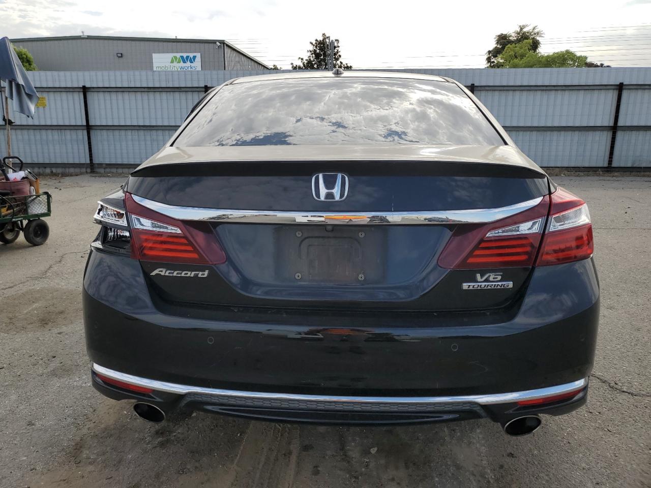 1HGCR3F91GA004526 2016 Honda Accord Touring