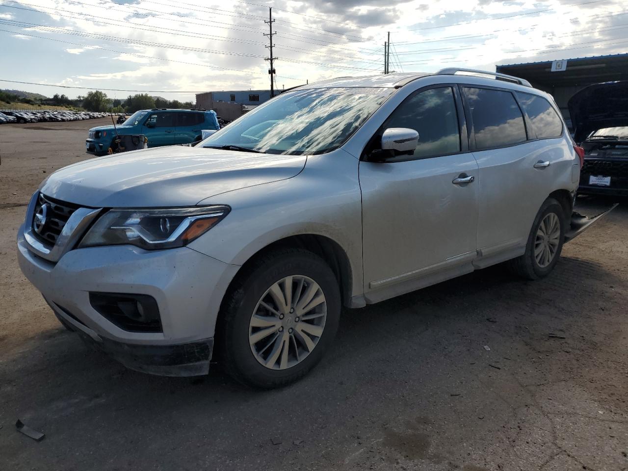 2017 Nissan Pathfinder - Image 1