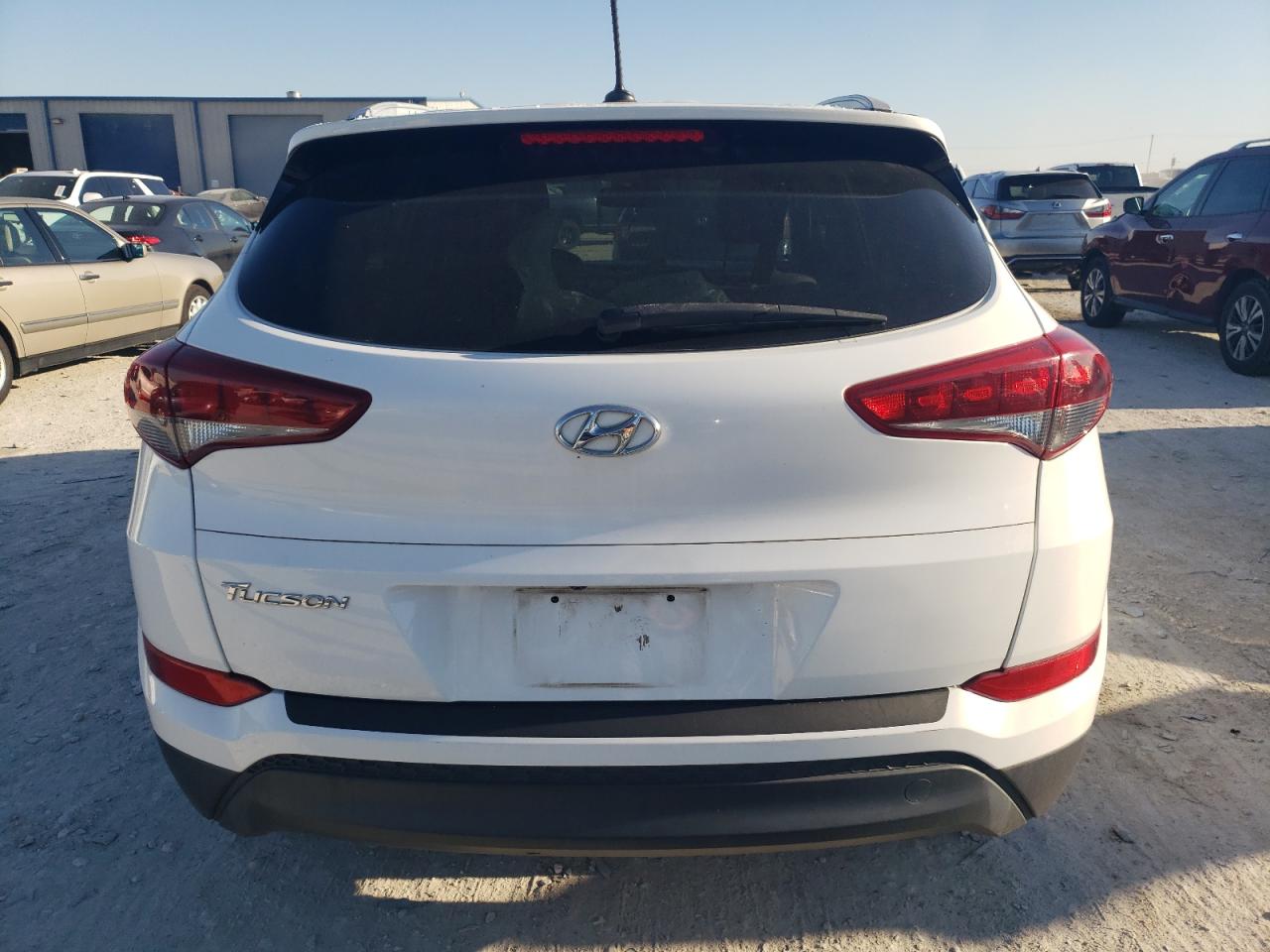 KM8J33A40GU148596 2016 Hyundai Tucson Limited