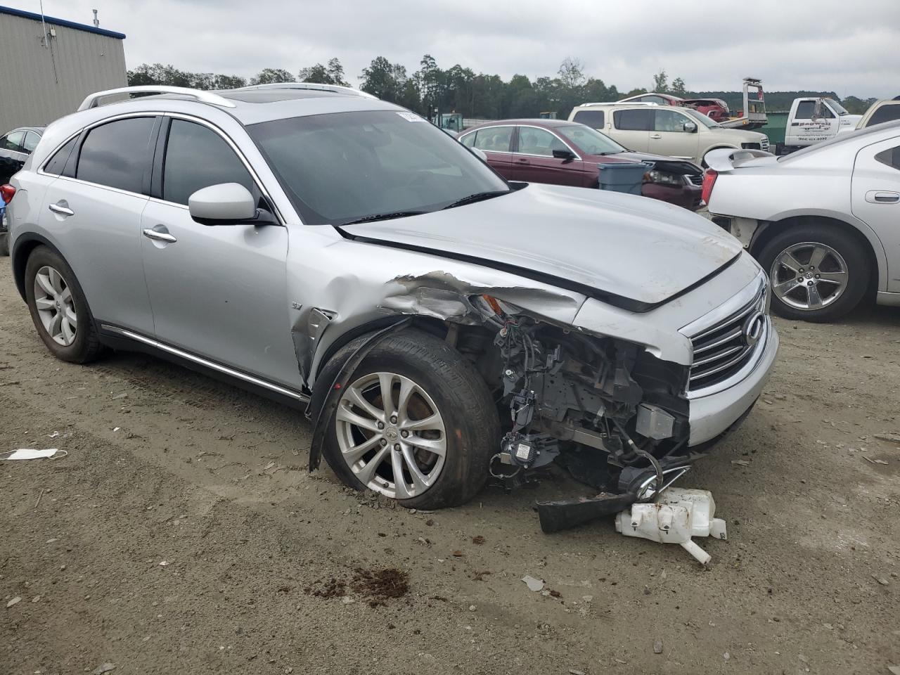 2015 Infiniti QX70 - Image 4