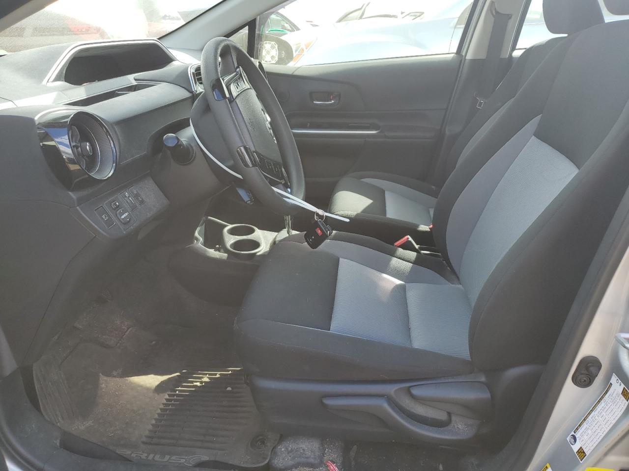 JTDKDTB30J1600213 2018 Toyota Prius C