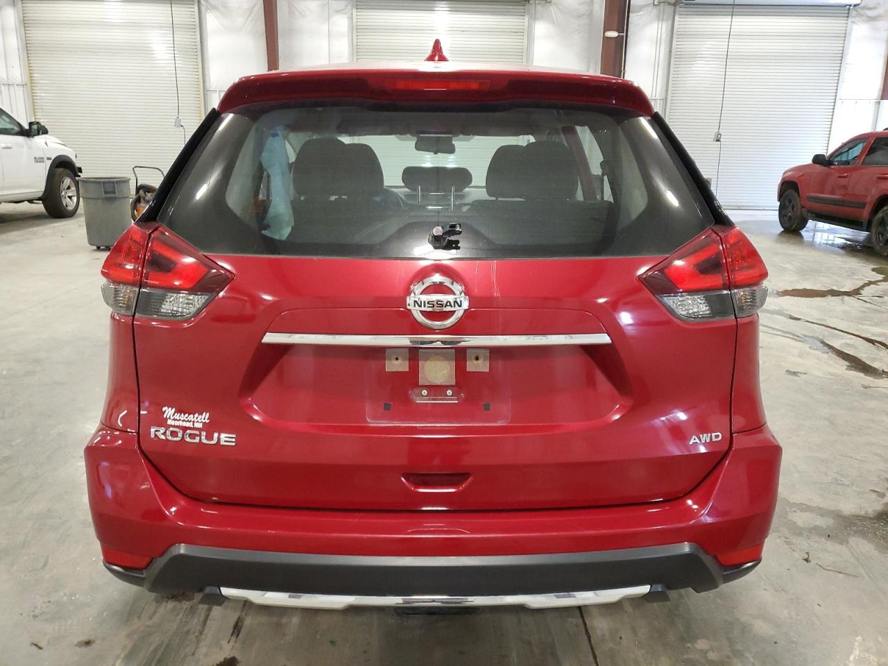 2017 Nissan Rogue S VIN: JN8AT2MV7HW253276 Lot: 69846404