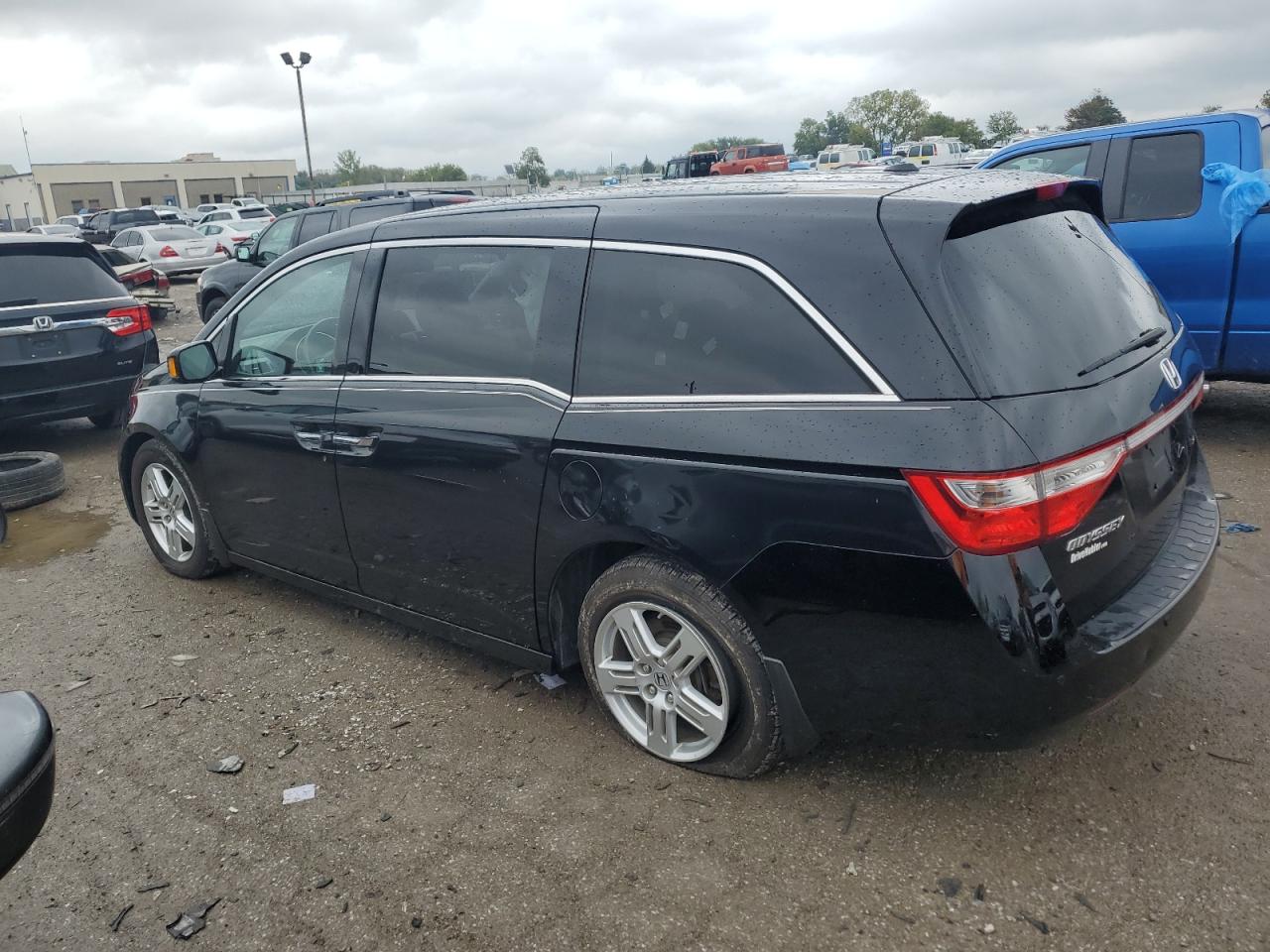 2011 Honda Odyssey - Image 2