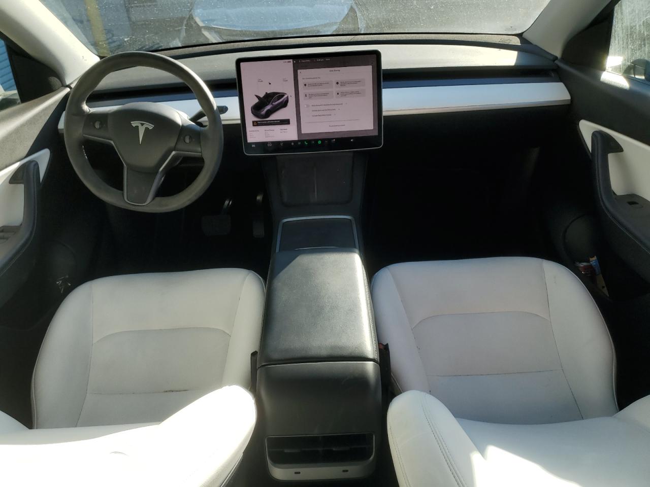 5YJYGDEE2MF217017 2021 Tesla Model Y