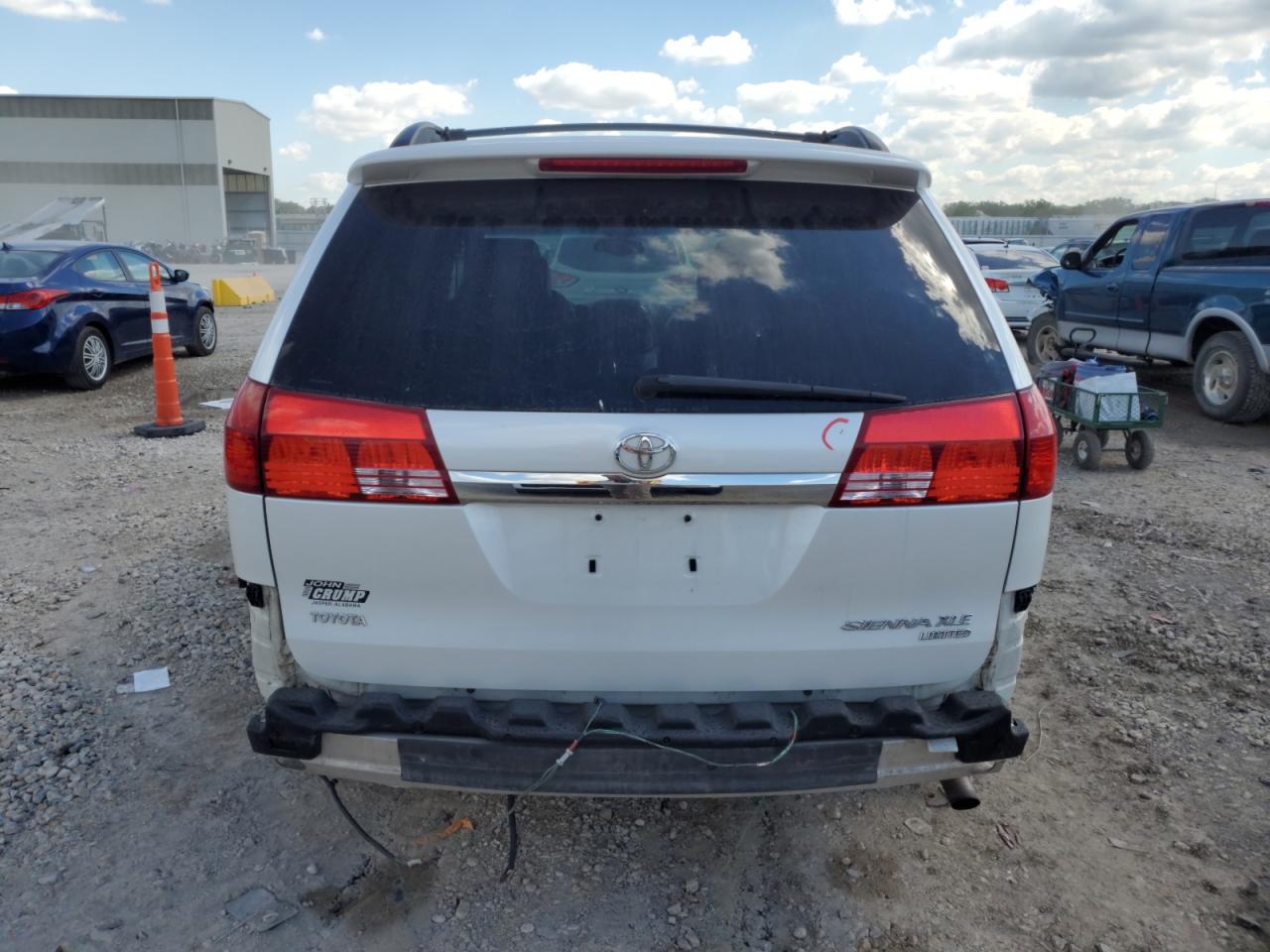 2004 Toyota Sienna Xle VIN: 5TDZA22C94S024680 Lot: 72705024