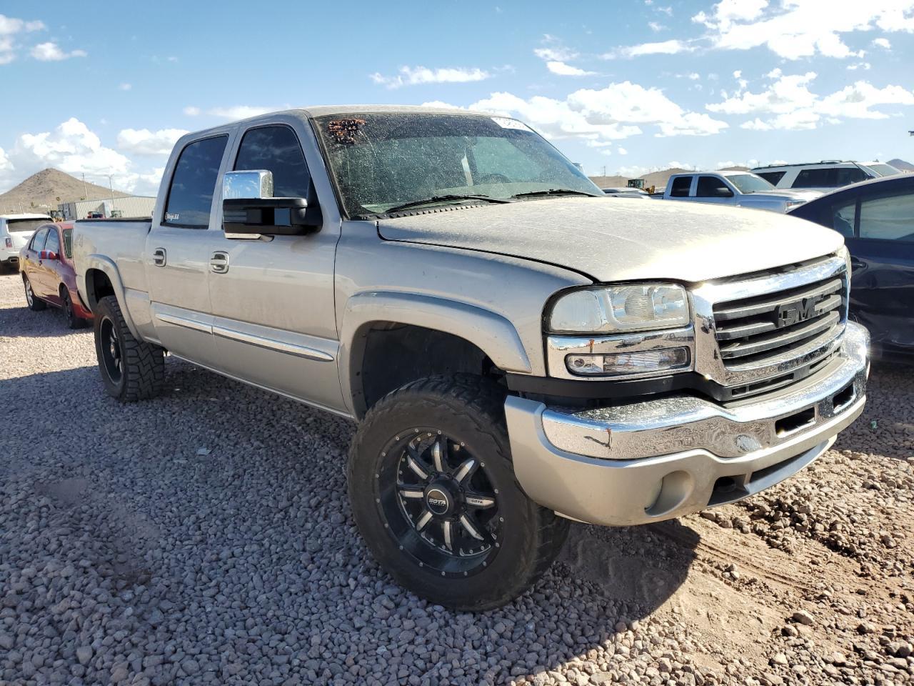 2005 GMC Sierra - Image 4