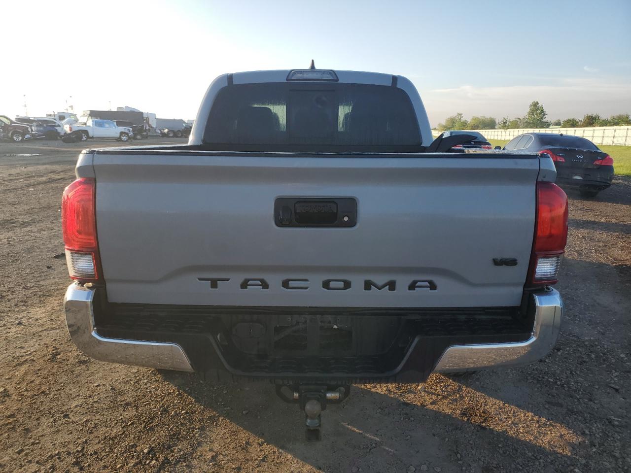 5TFCZ5AN1JX142182 2018 Toyota Tacoma Double Cab