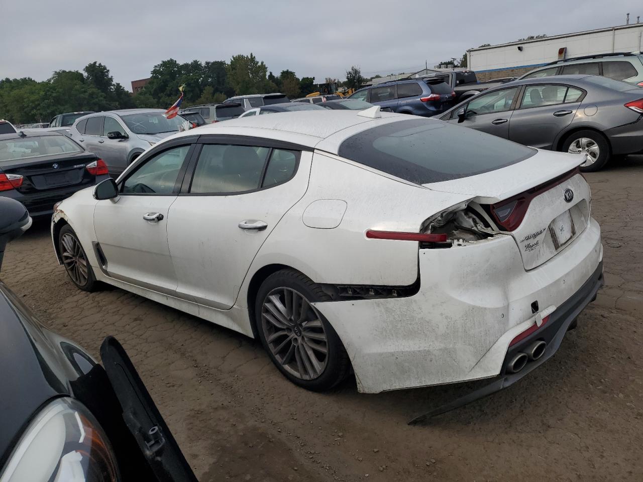2018 Kia Stinger - Image 2