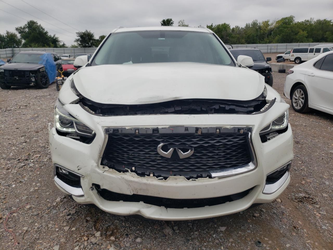 2017 Infiniti QX60 - Image 5
