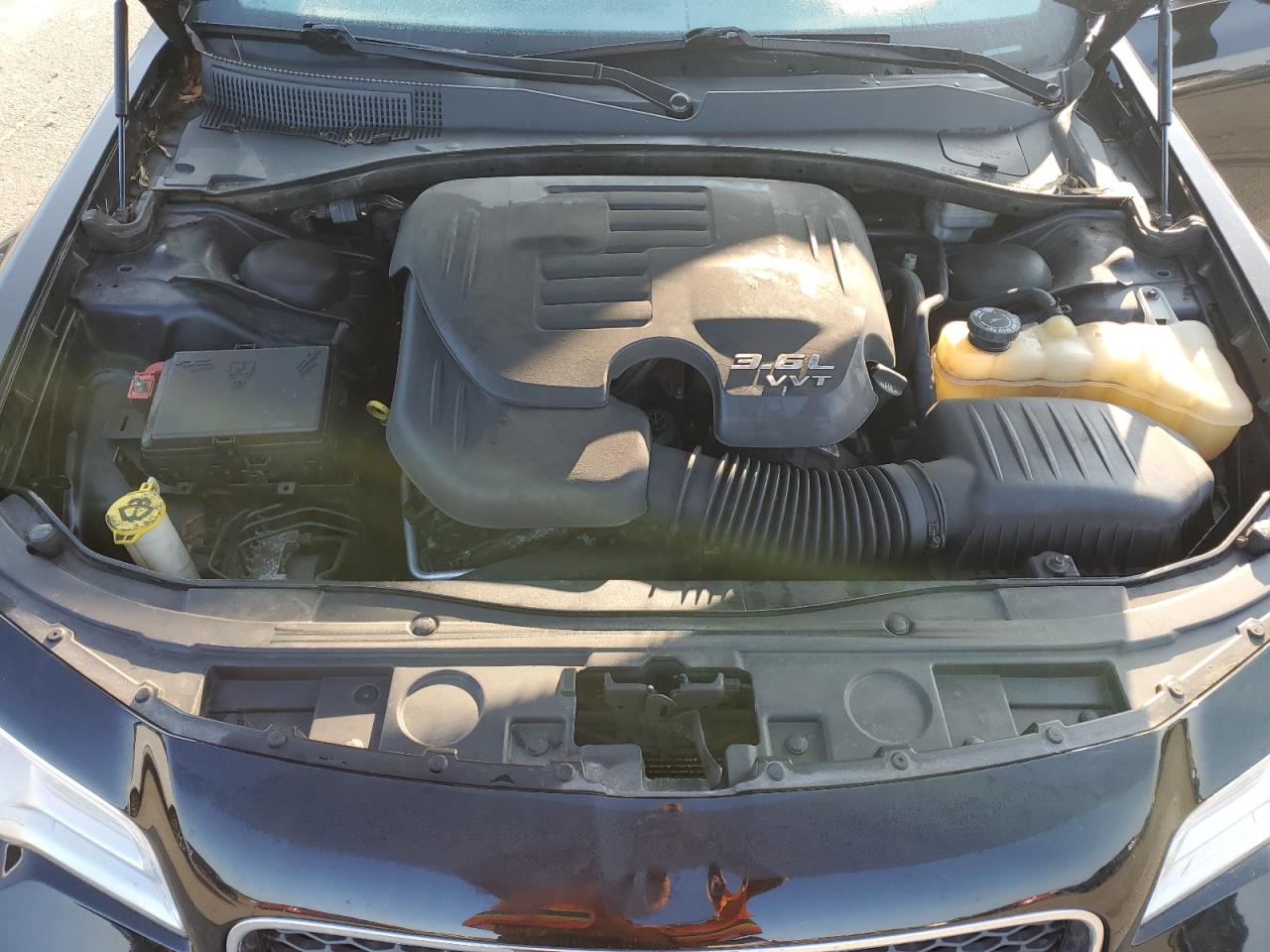 2015 Chrysler 300 Limited VIN: 2C3CCAAG5FH815504 Lot: 71188924