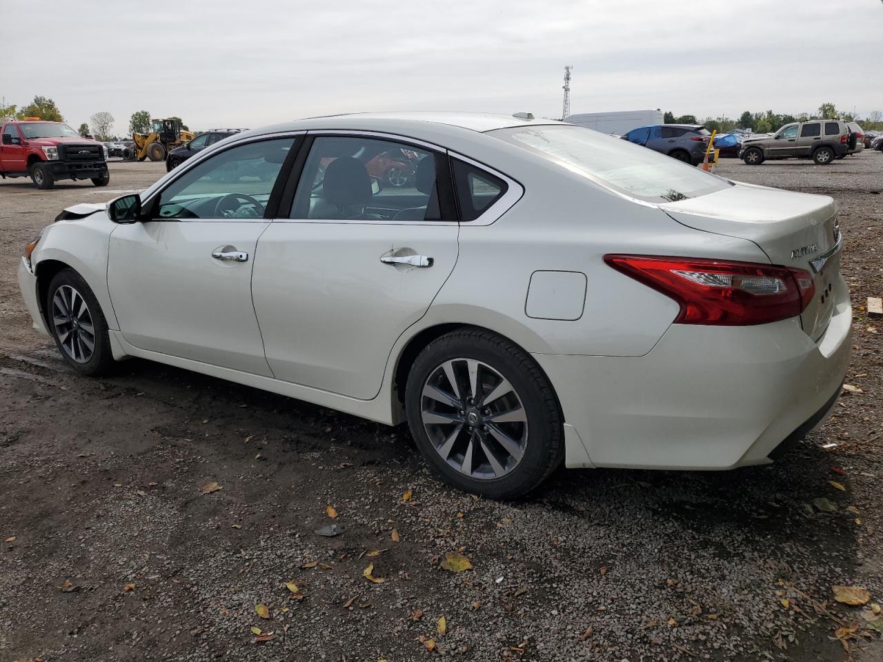 1N4AL3AP3HN342975 2017 NISSAN ALTIMA - Image 2