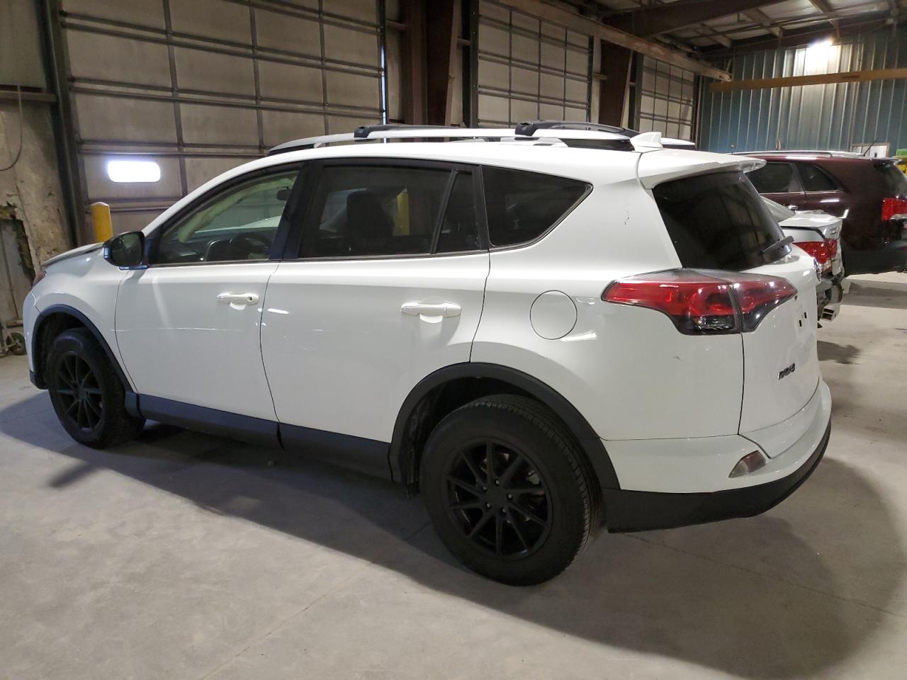 JTMZFREV2GJ087774 2016 TOYOTA RAV 4 - Image 2