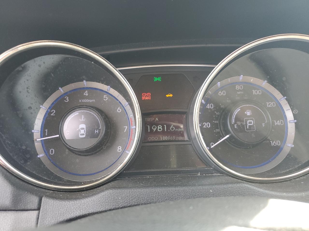 2012 Hyundai Sonata - Image 9