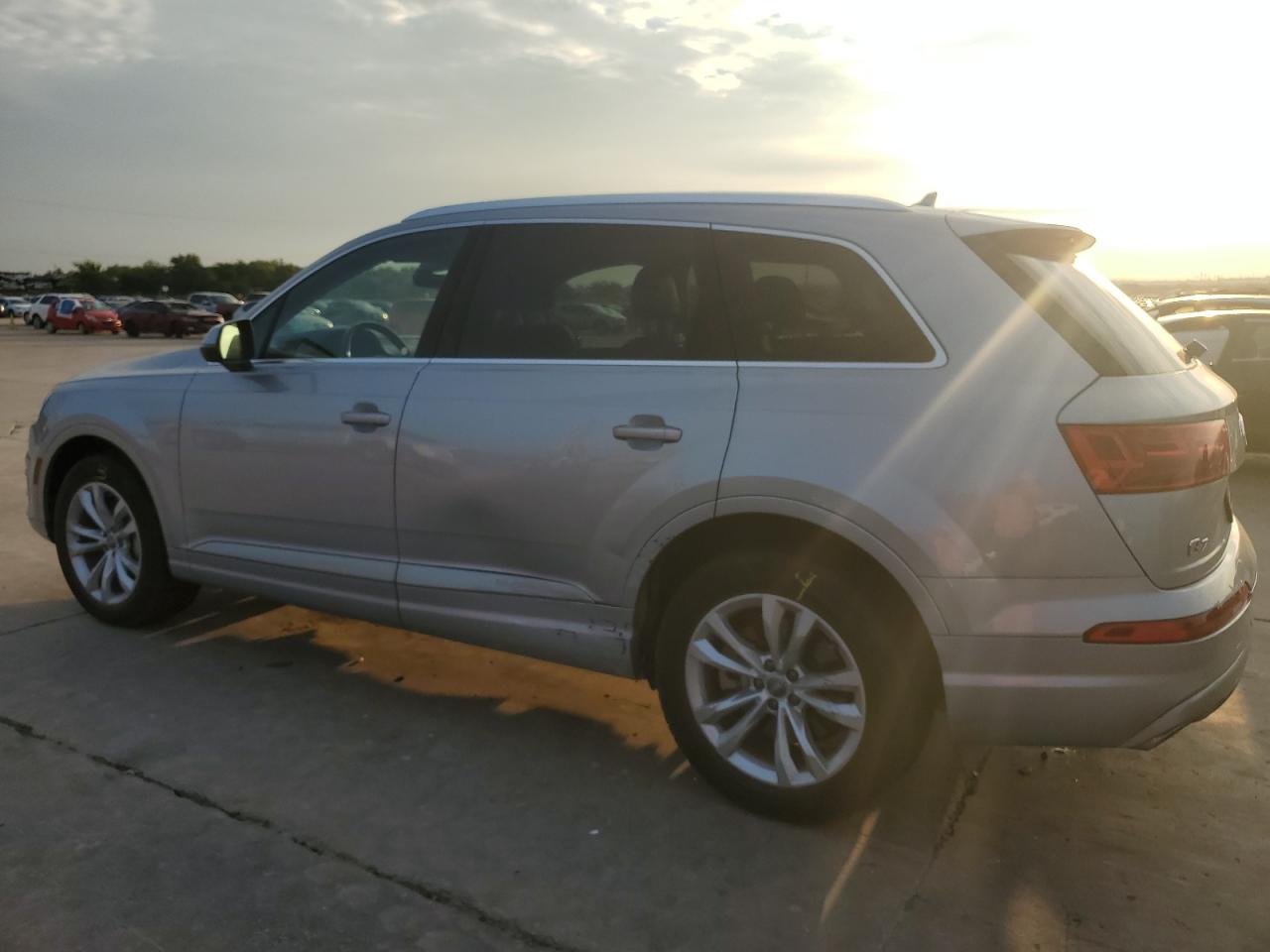 WA1LAAF74KD044433 2019 Audi Q7 Premium Plus