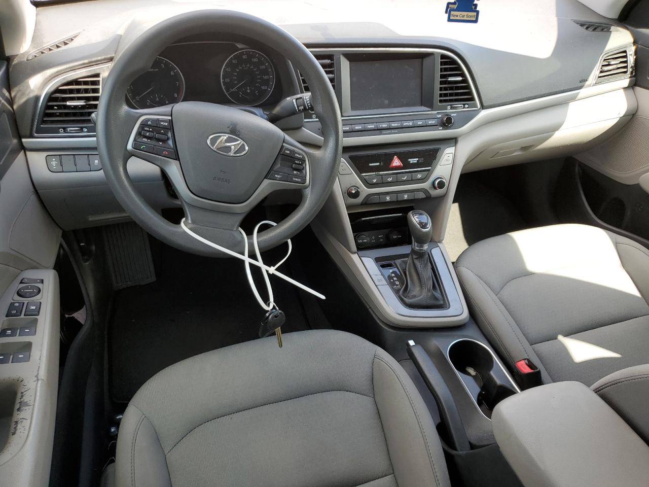2017 Hyundai Elantra - Image 8