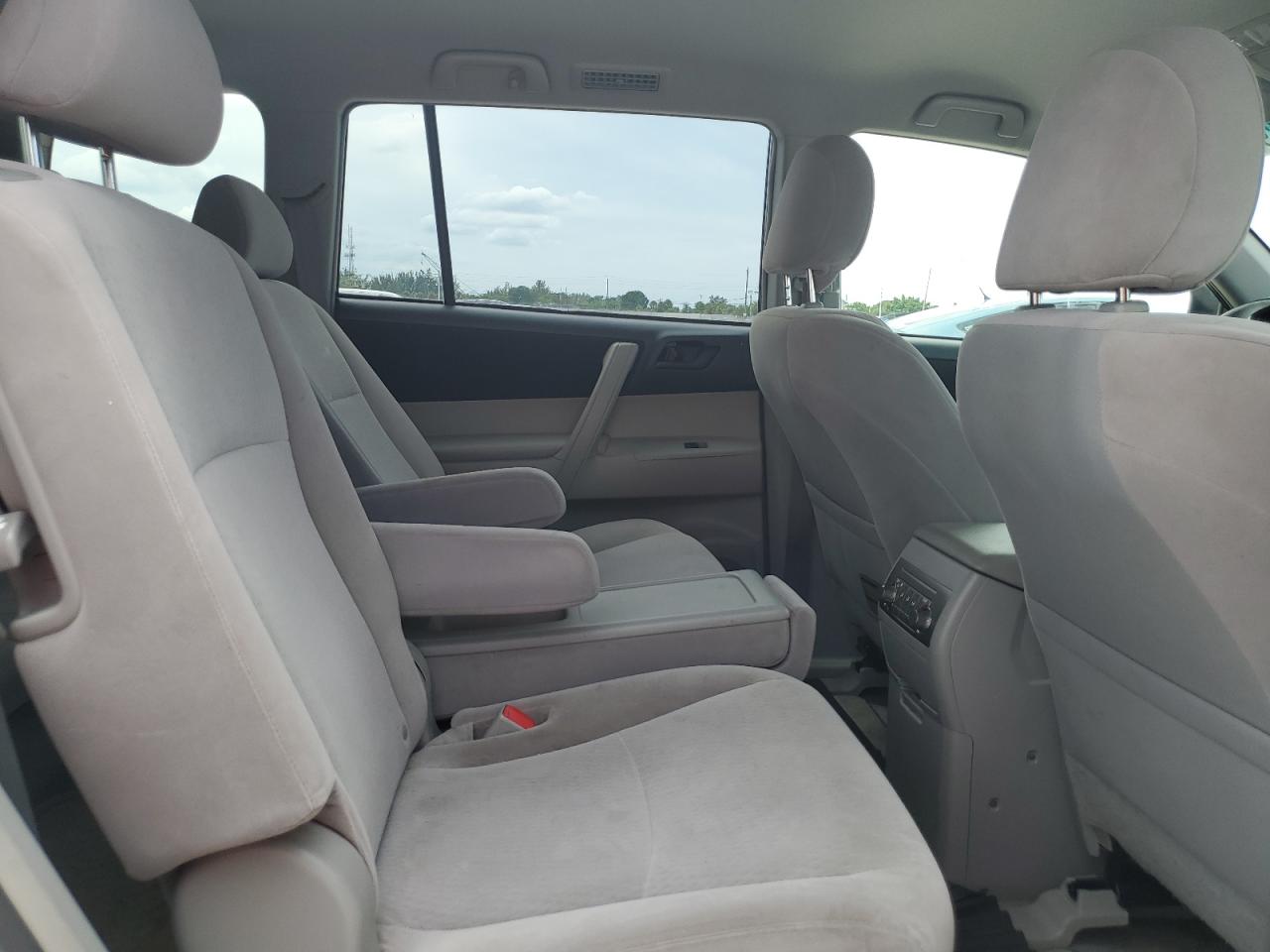 JTEZA3EH2A2008915 2010 Toyota Highlander