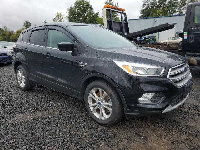  FORD ESCAPE 2017 Czarny