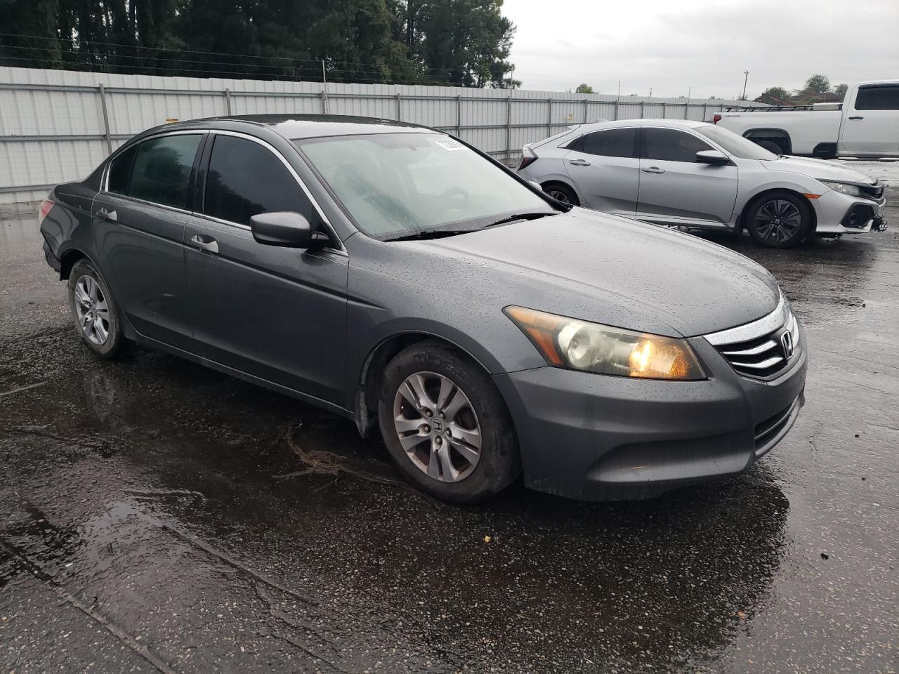 1HGCP2F60BA085811 2011 Honda Accord Se