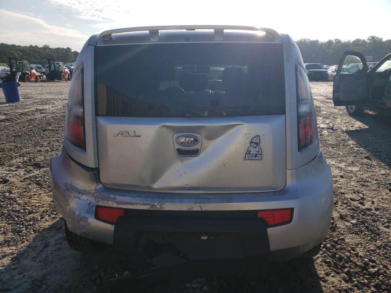 2011 Kia Soul + VIN: KNDJT2A24B7277882 Lot: 71562494