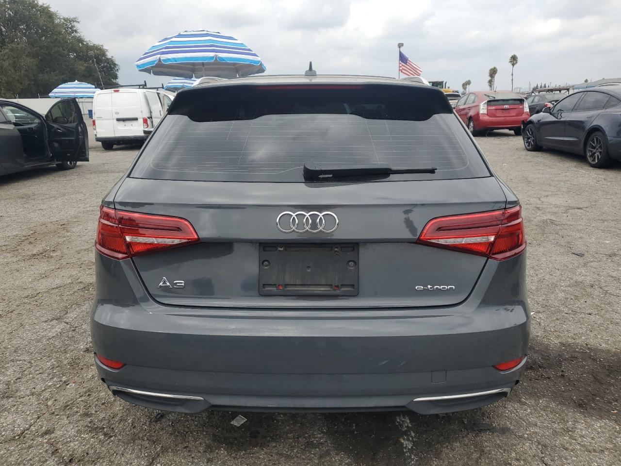 2018 Audi A3 E-Tron Premium VIN: WAUUPBFF5JA060952 Lot: 71446104