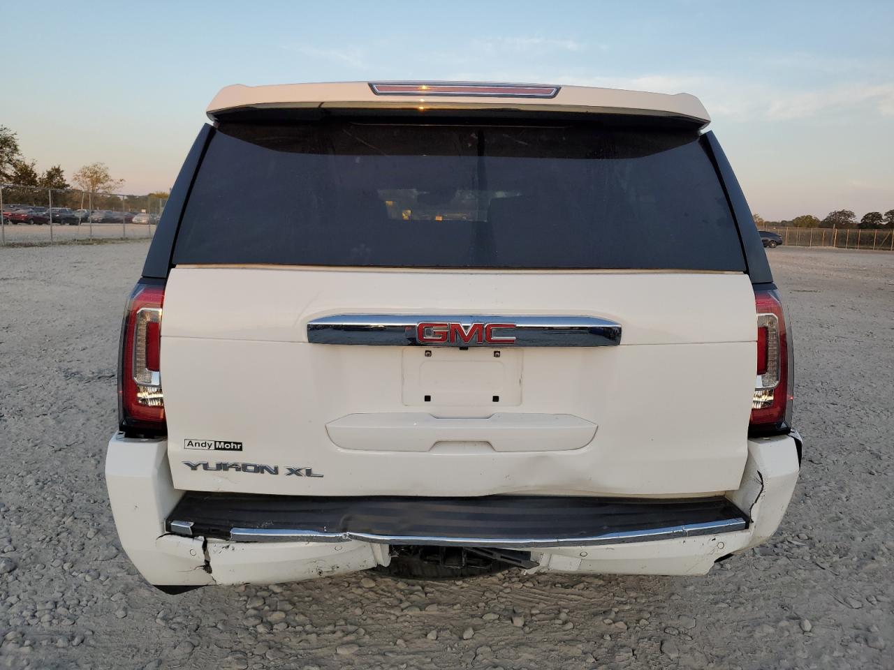 1GKS2HKJ7JR117499 2018 GMC Yukon Xl Denali