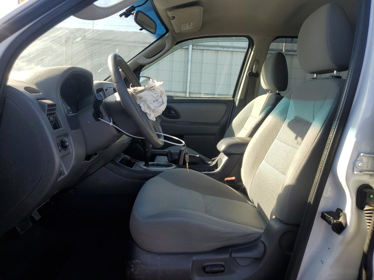 2005 Ford Escape - Image 7