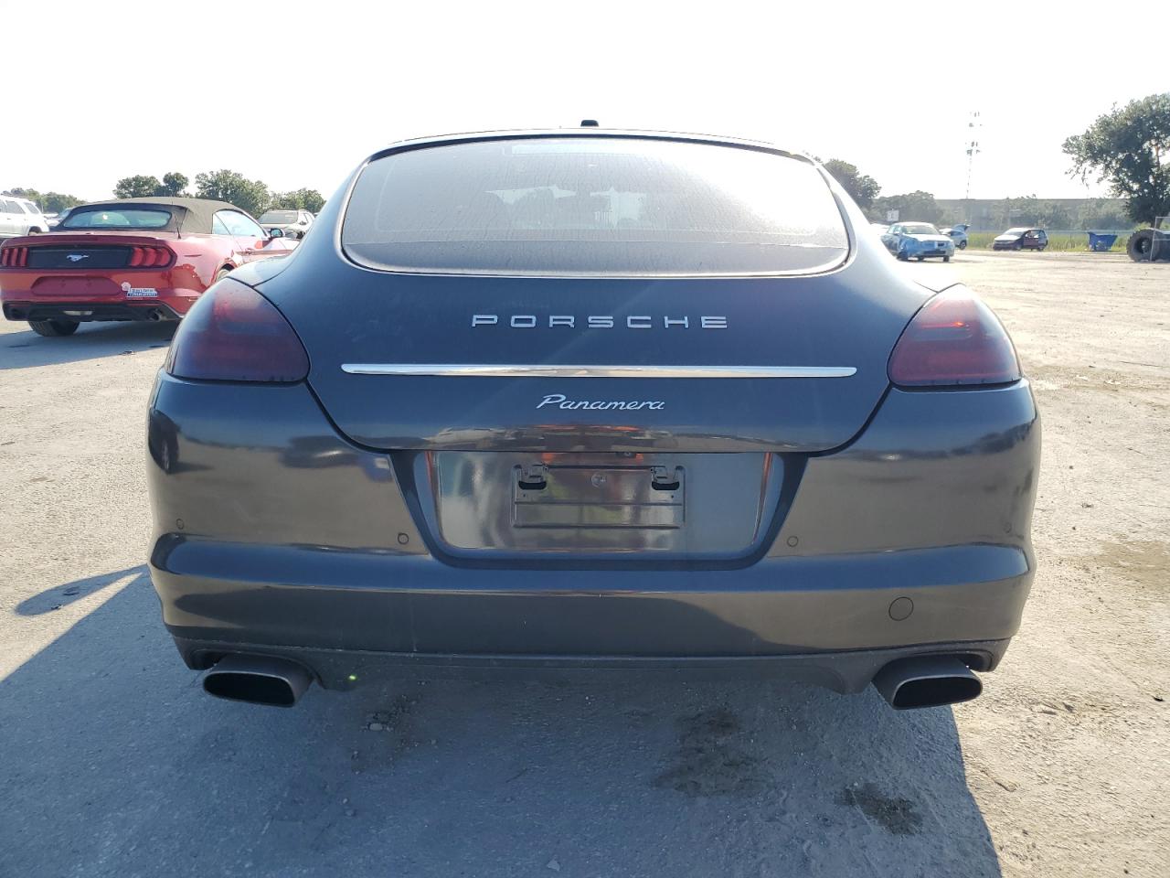 WP0AA2A70BL018119 2011 Porsche Panamera 2