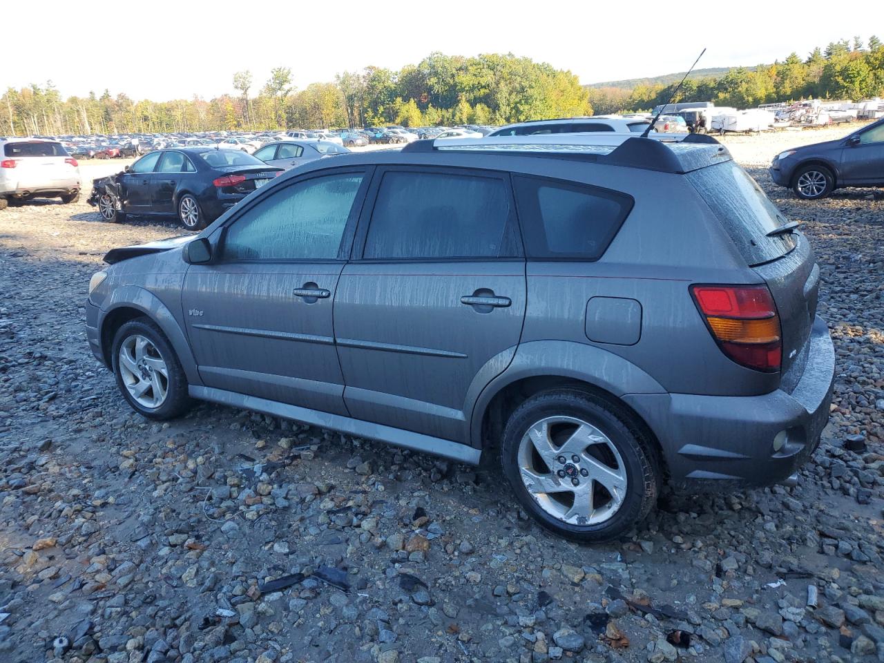 2008 Pontiac Vibe - Image 2