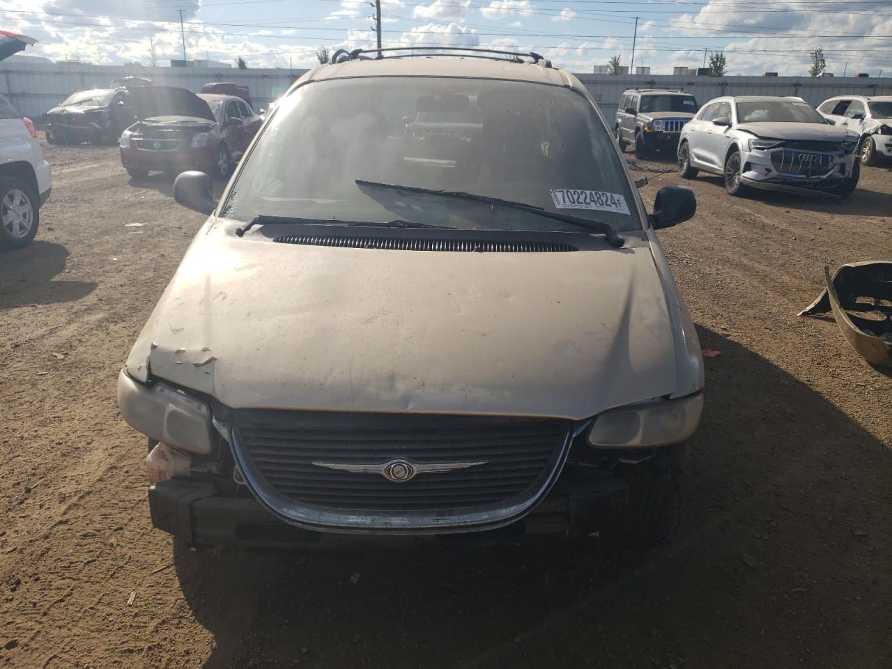 2000 Chrysler Town & Country - Image 5