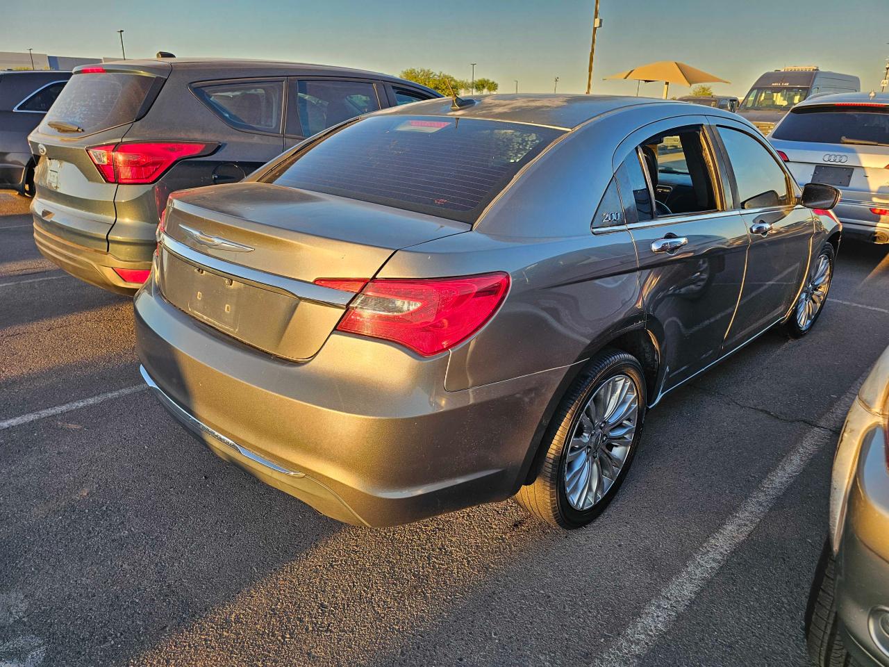 2012 Chrysler 200 - Image 4