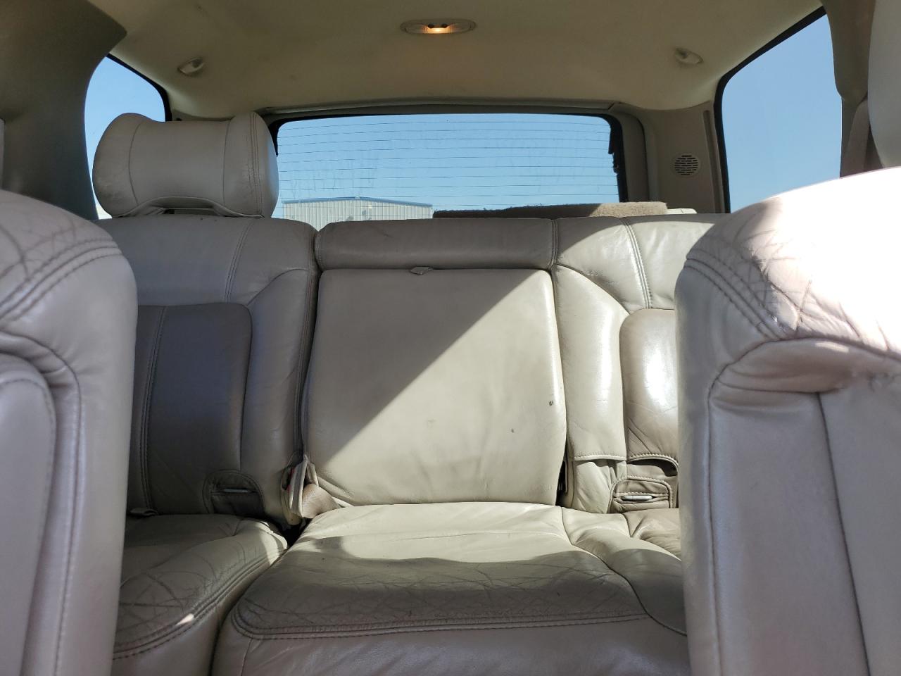 2002 GMC Yukon - Image 10