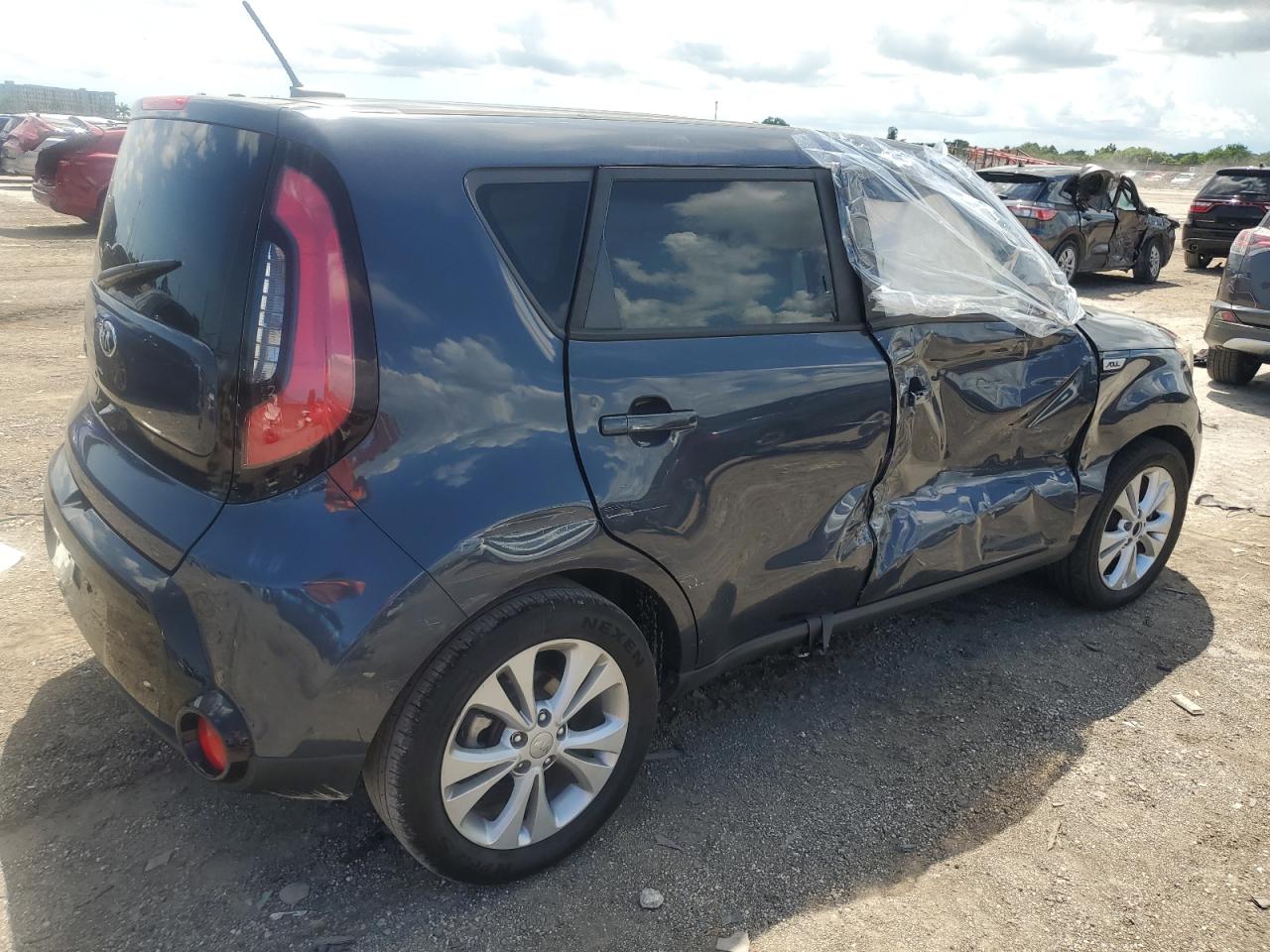 VIN KNDJP3A50G7321565 2016 KIA SOUL no.3