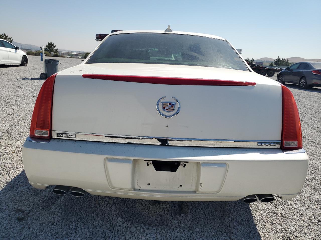 2011 Cadillac Dts VIN: 1G6KA5E68BU102452 Lot: 70063094