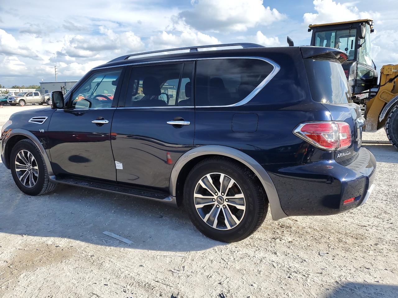 JN8AY2NC6H9511168 2017 NISSAN ARMADA - Image 2