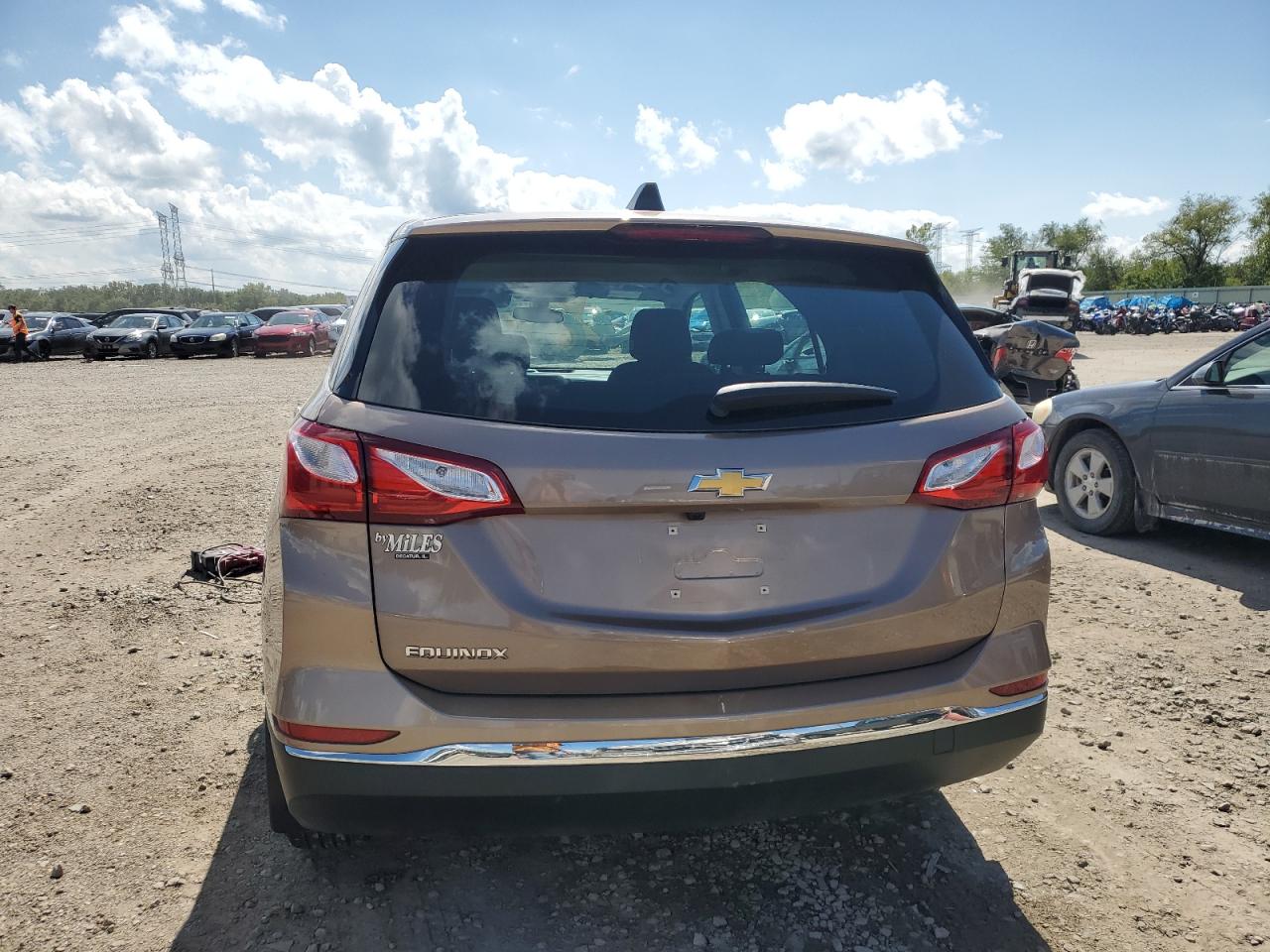 2GNAXHEV5J6241538 2018 Chevrolet Equinox Ls