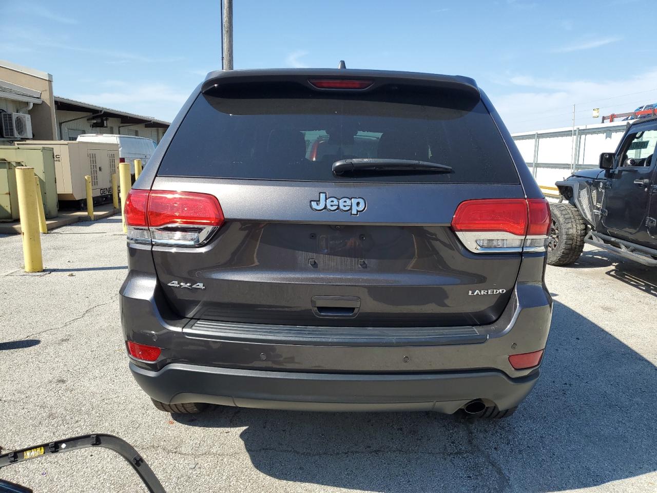 1C4RJFAG4KC648512 2019 Jeep Grand Cherokee Laredo