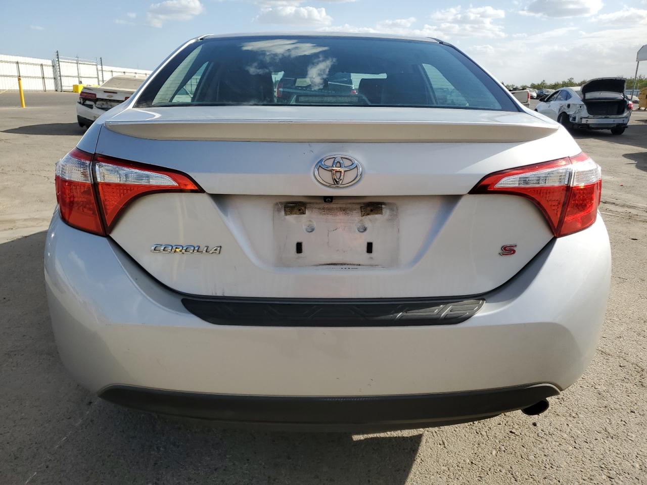 2015 Toyota Corolla L VIN: 5YFBURHE0FP233974 Lot: 71786294