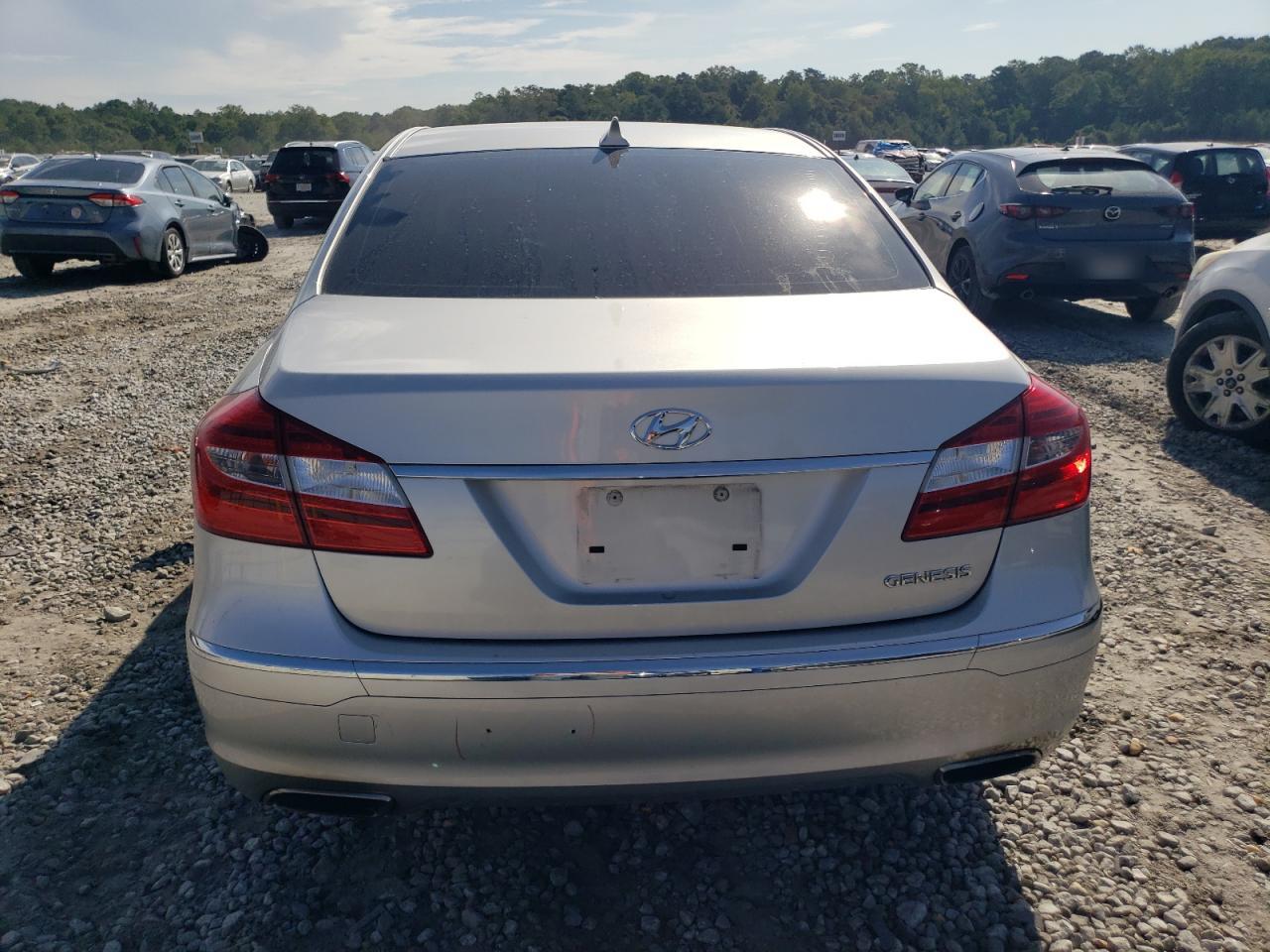 2013 Hyundai Genesis 3.8L VIN: KMHGC4DD4DU233206 Lot: 71347874