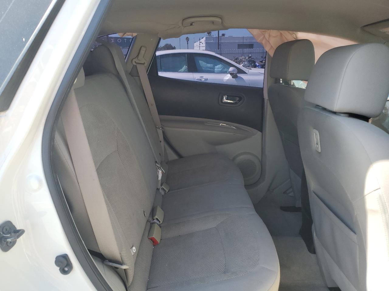 2015 Nissan Rogue - Image 11