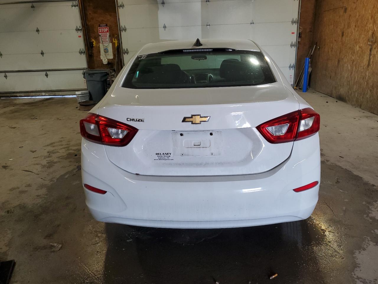 2018 Chevrolet Cruze Ls VIN: 1G1BC5SM1J7184850 Lot: 70305634