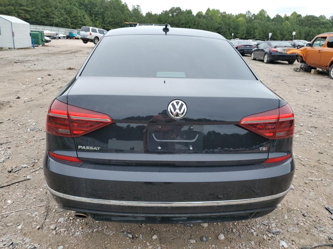 1VWAA7A3XJC049027 2018 Volkswagen Passat S