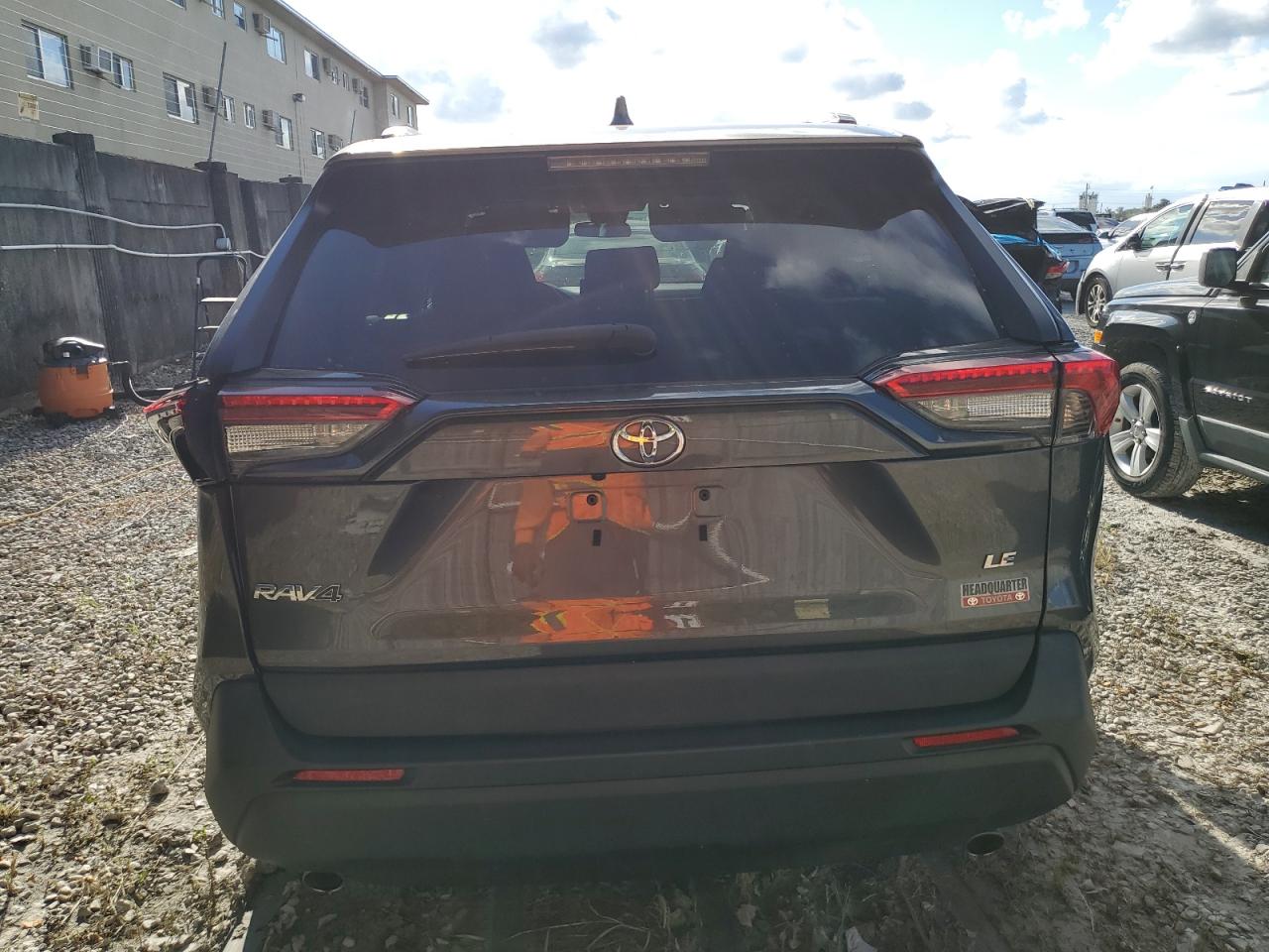 2T3H1RFV7MC157549 2021 Toyota Rav4 Le